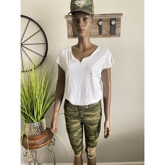 NWT FASHION NOVA Camo Killin It Cargo Bermuda Distressed Shorts Size M - Picture 1 of 11